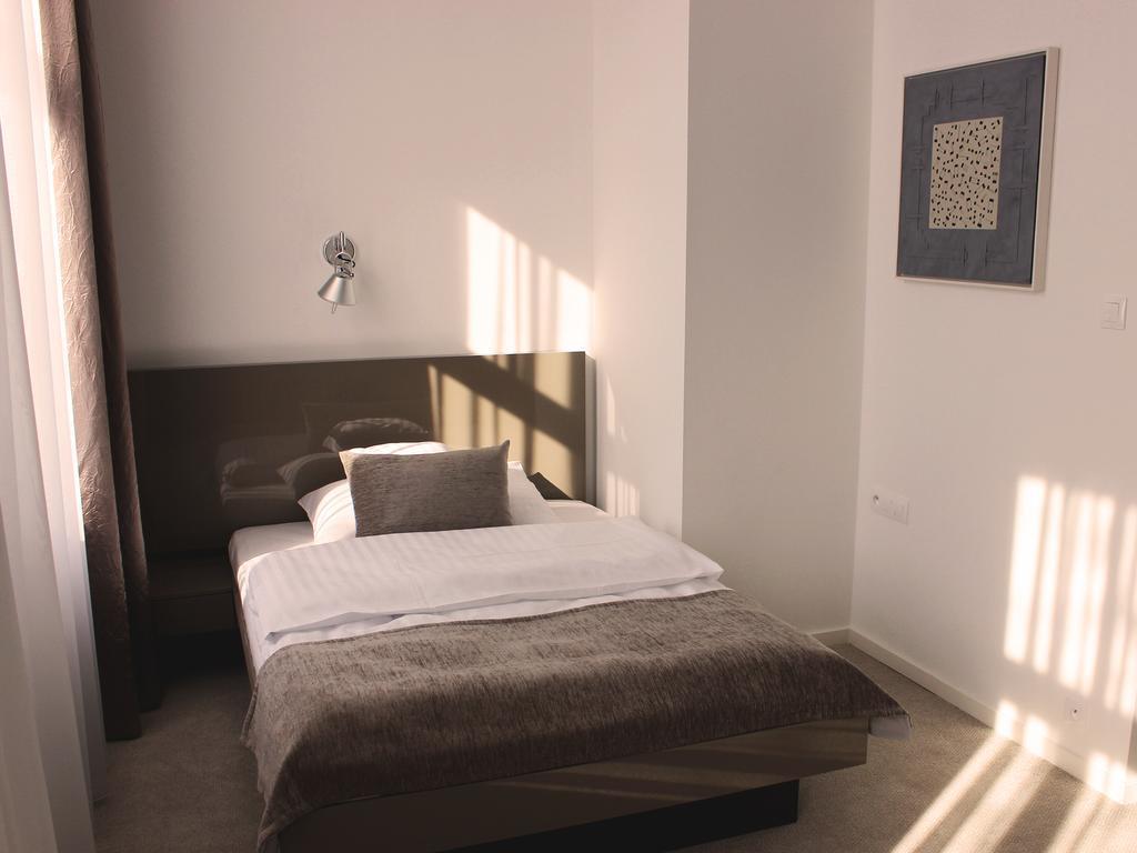 Hotel Lev Levice Ruang foto